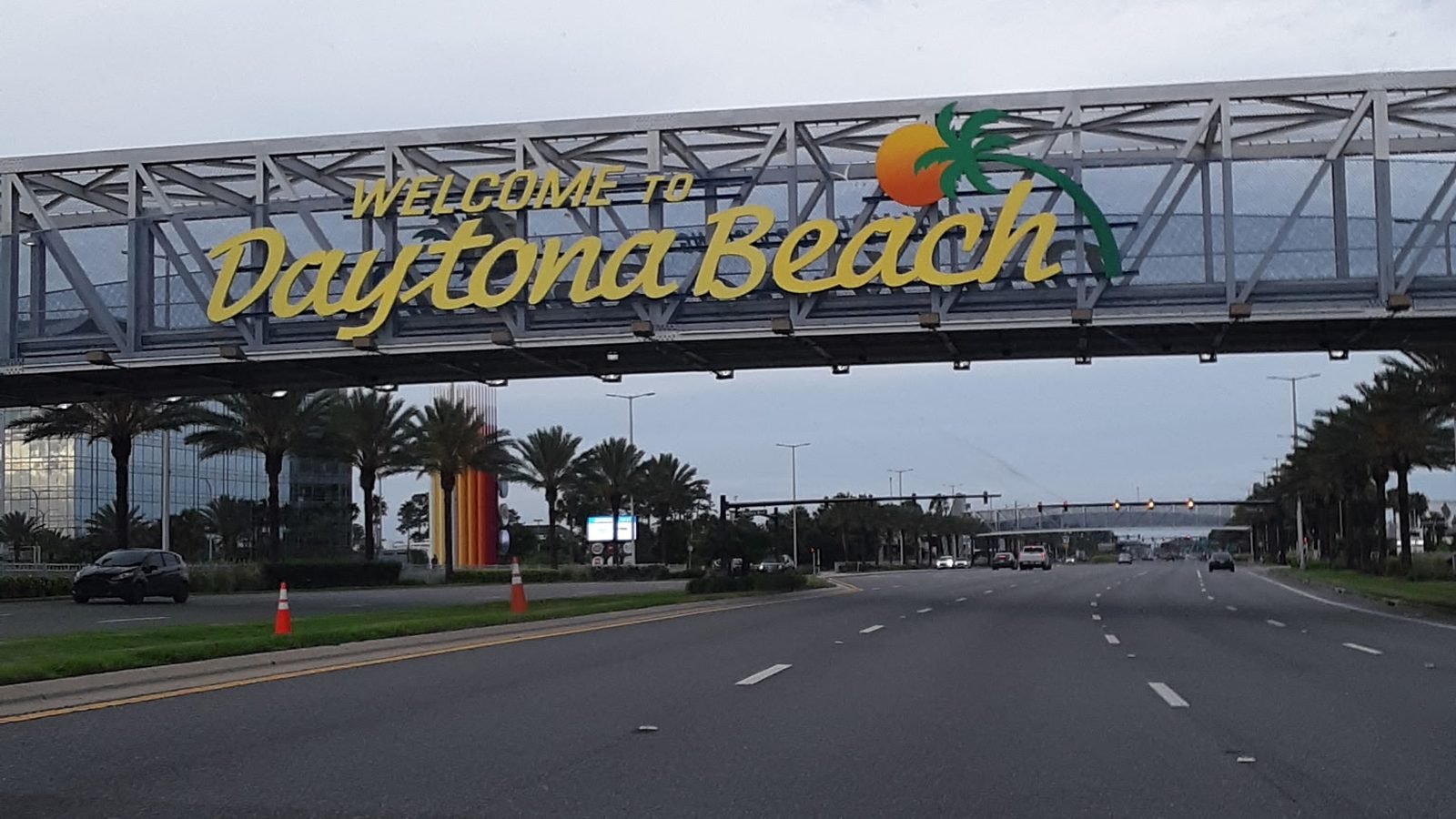 Pressure washing a home in Daytona Beach, Florida